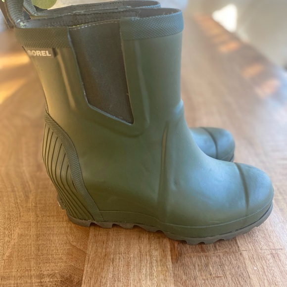 Sorel Joan Rain Chelsea Ankle Bootie Rubber Women's Olive Green Wedge Boots 8 - Picture 7 of 15
